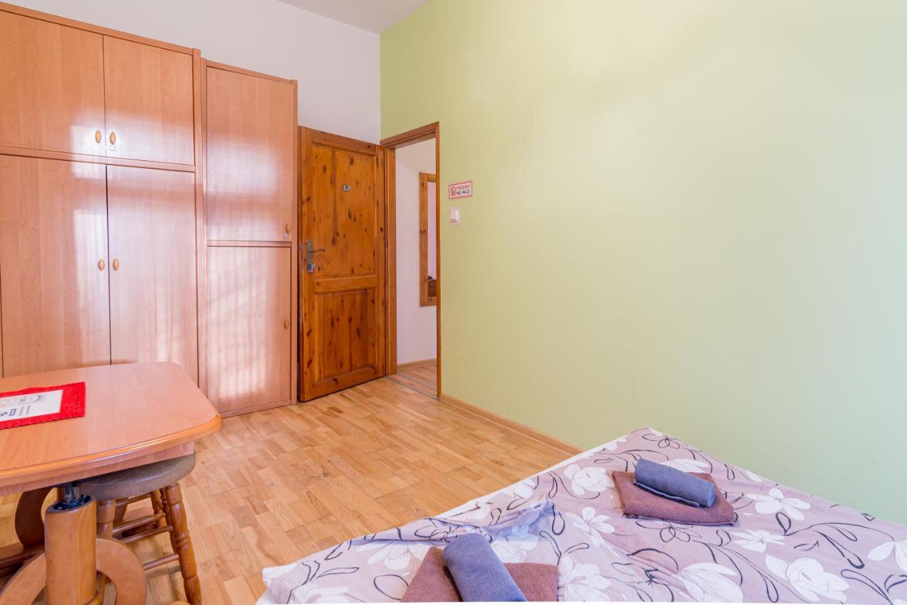 Room Near The Center Гданськ Екстер'єр фото