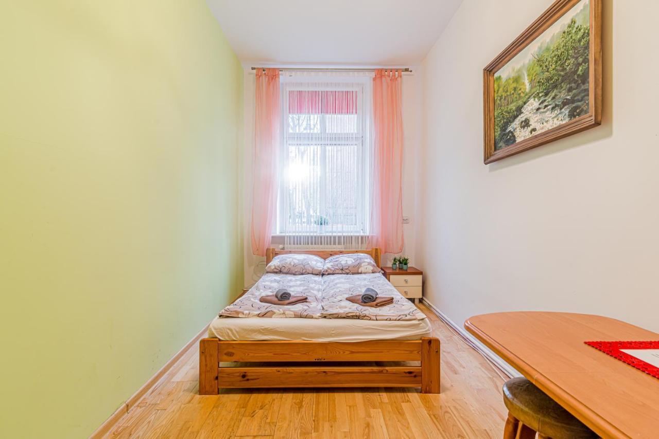 Room Near The Center Гданськ Екстер'єр фото